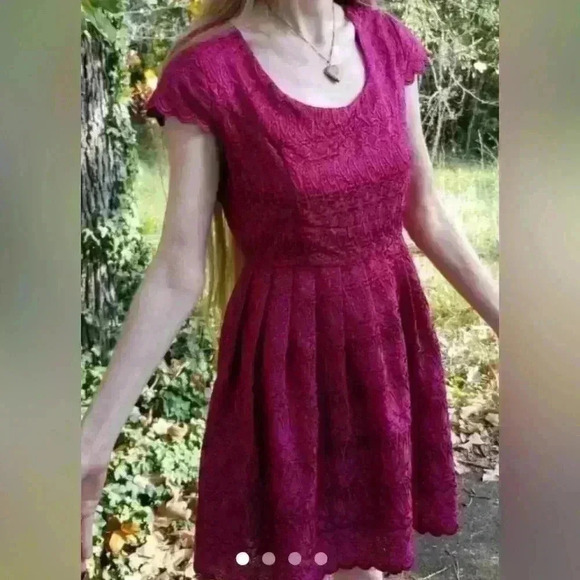 Flying Tomato Dresses & Skirts - Flying Tomato Short Sleeve Red Lace Eyelet Dress. Size Large NWT